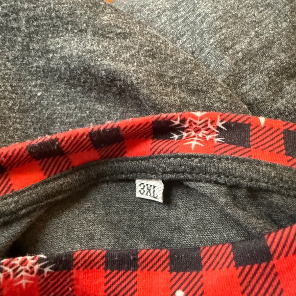 Baby It’s Cold Outside Long Sleeved T-Shirt - Picture 3 of 3